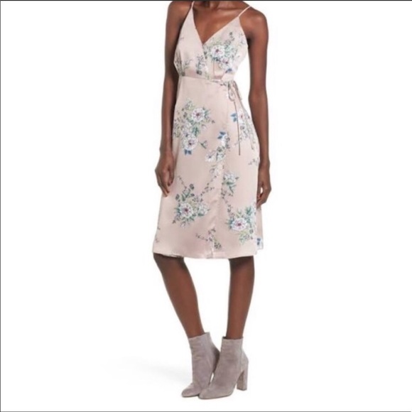 ASTR The Label Wrap Dress NWT Medium - Picture 2 of 8